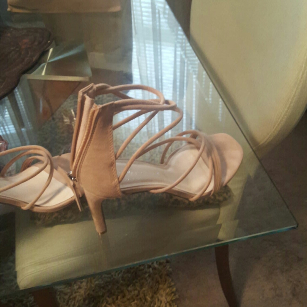 Nude/Biege strappy sandals